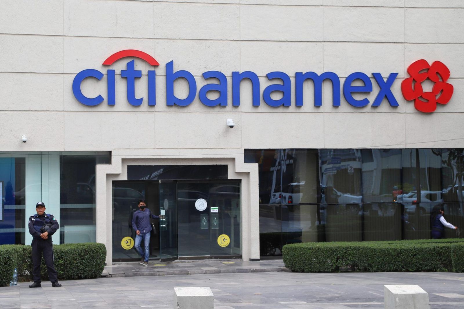 Citibanamex Nueva Rosario, documented GNOVIA glass restoration project